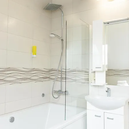 アパート Parkside Garni ノヴィ・サド